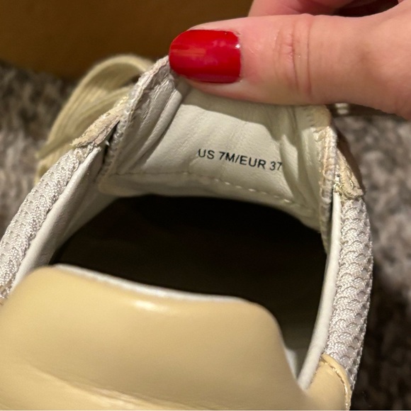 Vince Sneakers EXCELLENT CONDITION size 7 - Picture 7 of 7